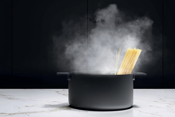 Novy Undercover : le charme discret de la performance